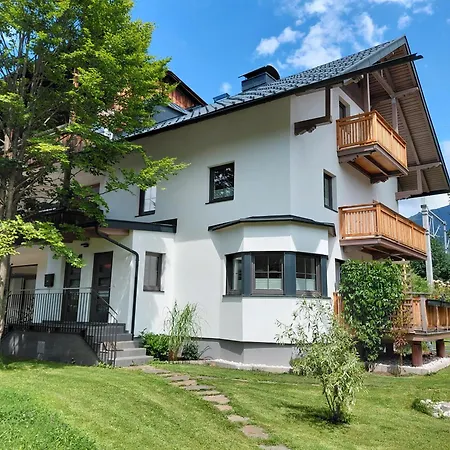 Carl Апартаменты